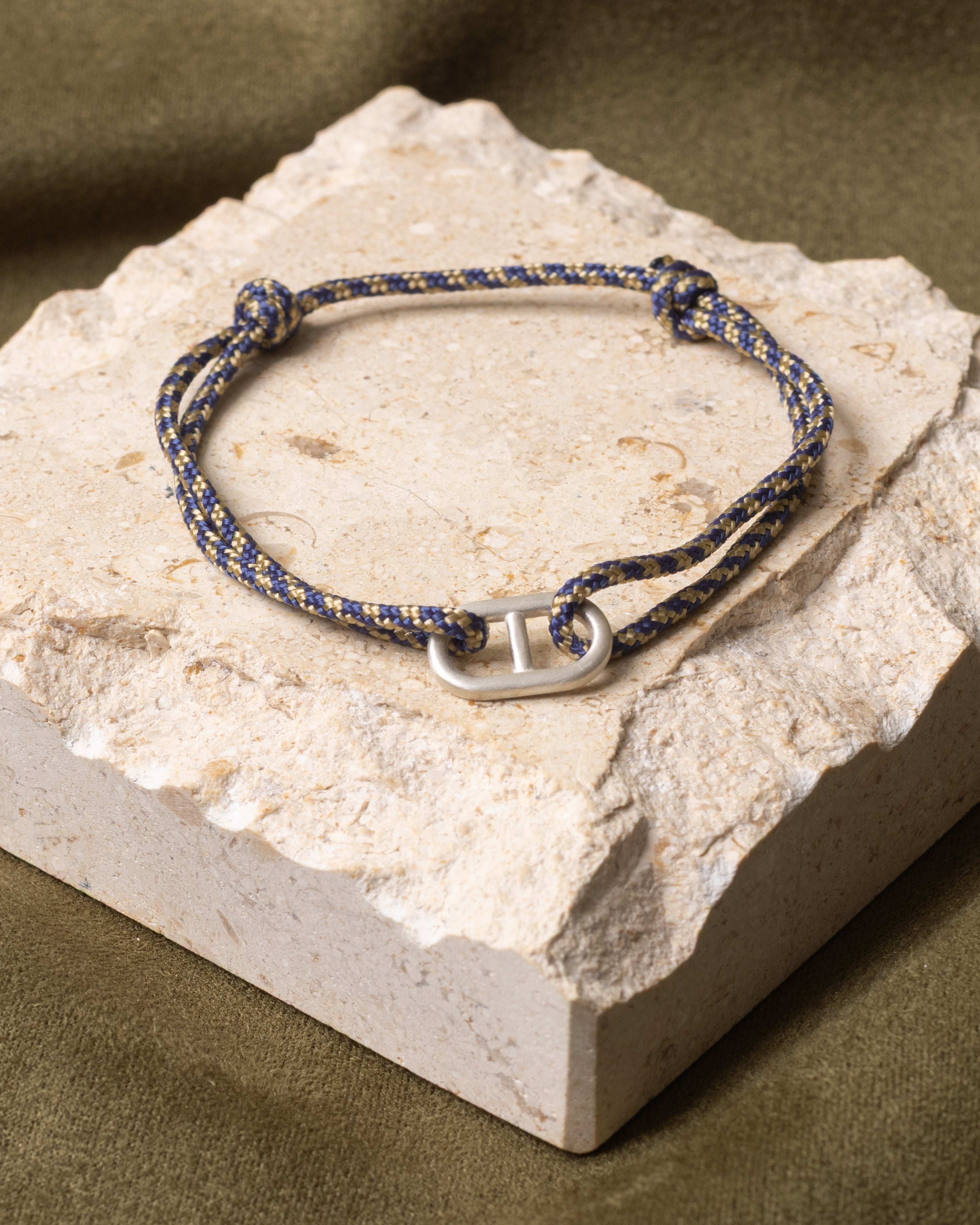Clovis | Bleu marine & Écru