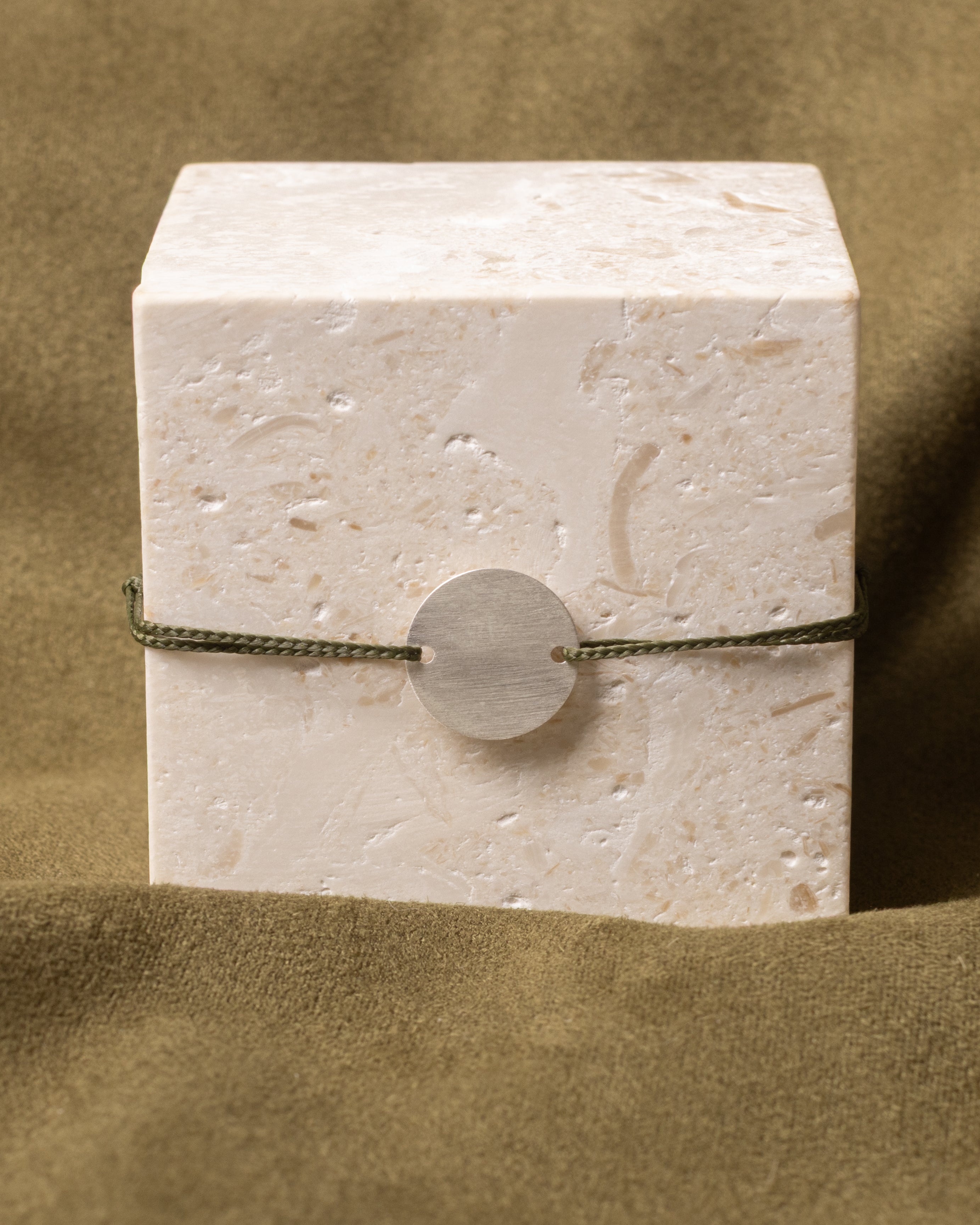 Anatole | Olive